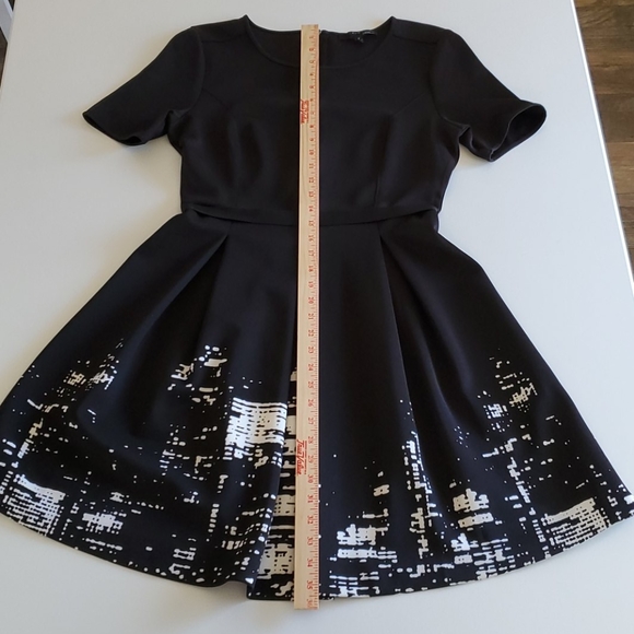 ELIE TAHARI Design Nation Black & White Dress 8 - Picture 10 of 16